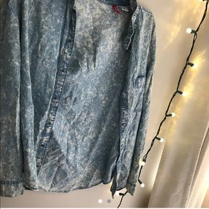H&M Divided acid-wash button down